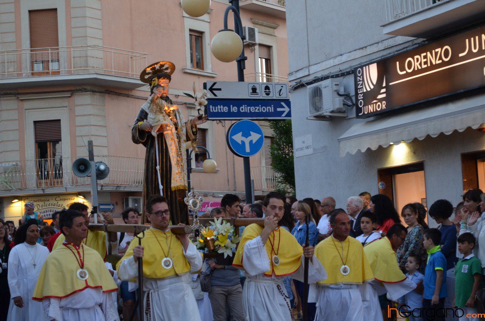 phoca_thumb_l_festa-patronale-sant-antonio-vieste-gargano2.jpg